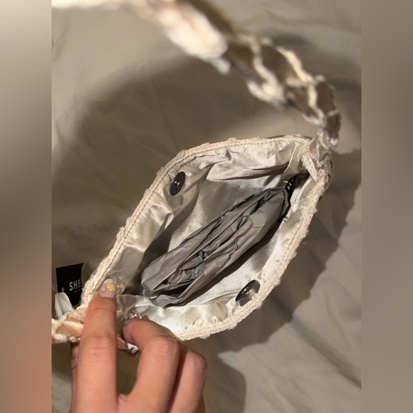 Cream Shell Shoulder Bag - Picture 5 of 5